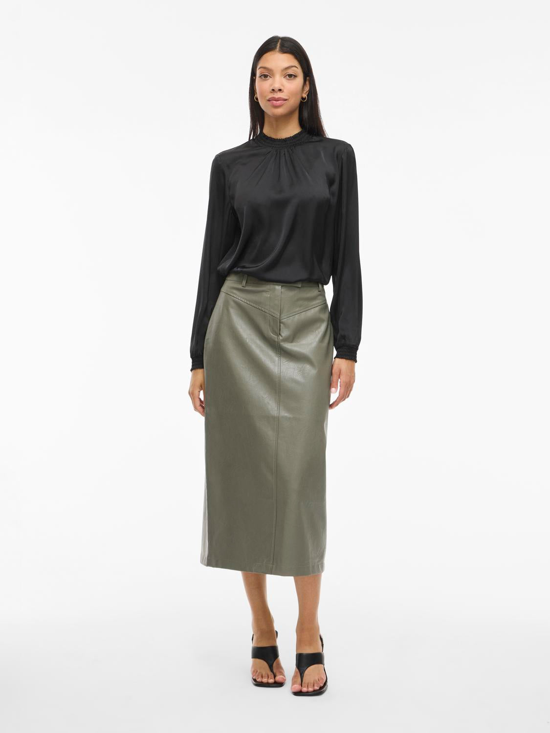 model_shot-front_full